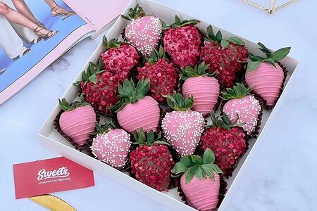 Клубника в шоколаде Pink M