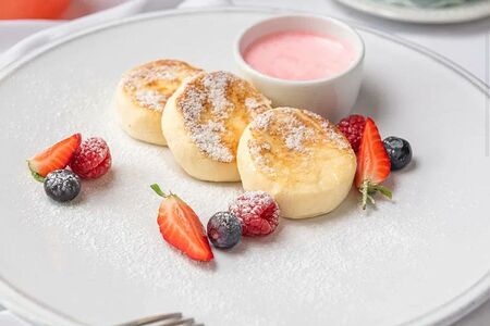 Сырники с ягодами