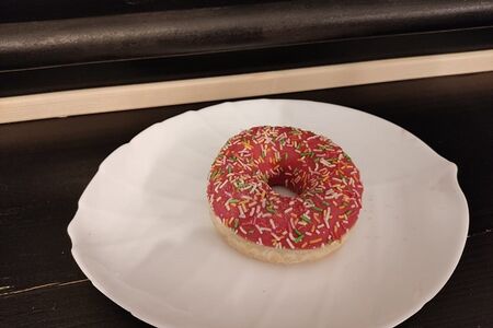 Донат Клубничный