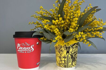 Кофейный комплимент Счастливая девушка