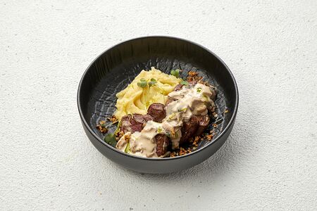 Свиная вырезка с грибами