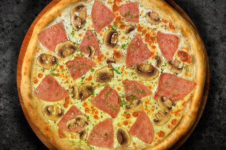 Пицца Грибы и ветчина