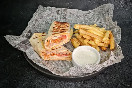 Ролл тортилья с куриным шашлычком