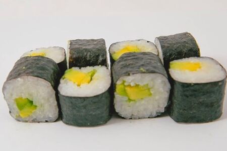 Ролл классический с авокадо