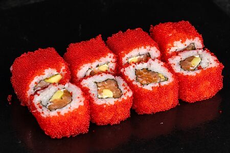 Ролл Калифорния с лососем