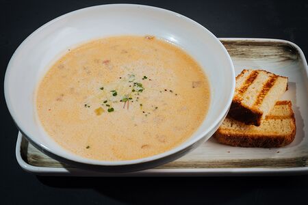 Острый сливочный суп с морскими гадами