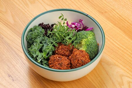 Боул с фалафелем