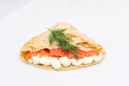 Блин с лососем и филадельфией