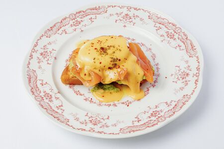 Бенедикт с лососем