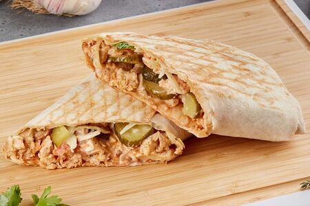 Шаурма с маринованным огурчиком