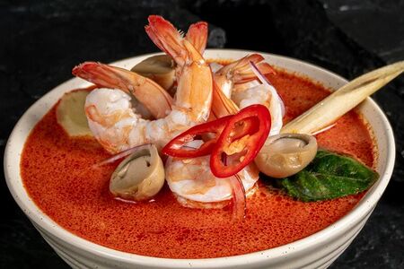 Суп Том Ям с креветками и грибами