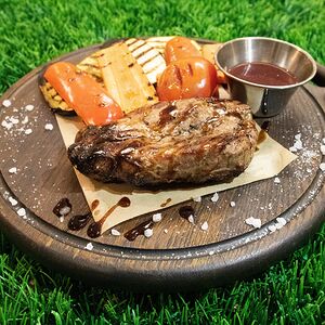 Стейк Старый Баку с двойным соусом Шатобриан