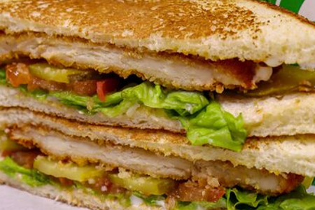 Сэндвич с куриной котлетой