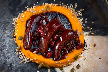 Язычки ягненка с пюре из батата