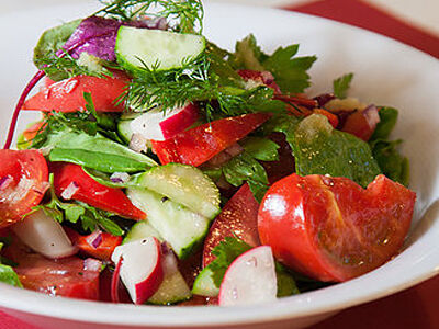 Из свежих овощей с майонезом