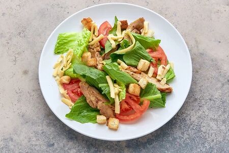 Салат Цезарь с курицей