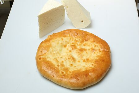 Хачапури с сыром сулугуни