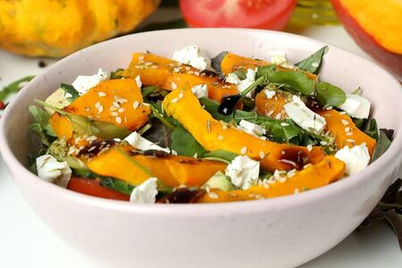 Салат с запечённой тыквой и свеклой