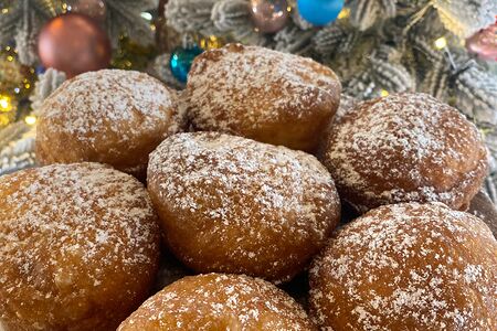 Пончик с заварным кремом