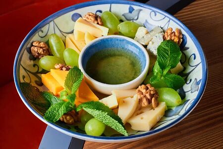 Сырная тарелка