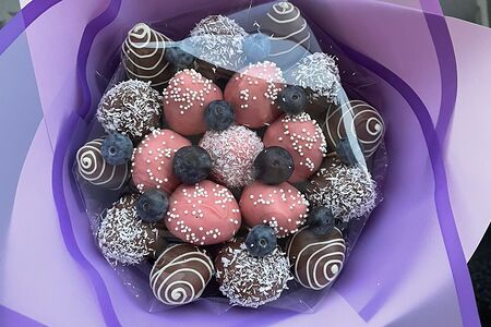 Букет из клубники в шоколаде Лесная ягода S