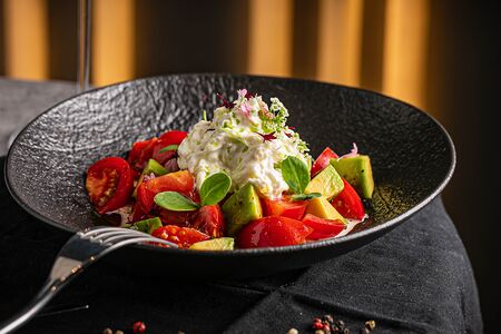 Салат со страчателлой