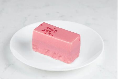 Пирожное нарезное клубника-лайм-базилик