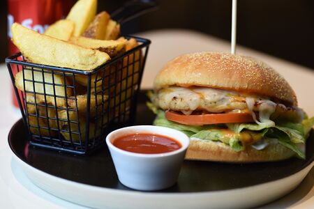 Комбо Чизбургер с курицей халяль