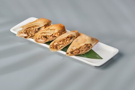 Спринг-ролл с курицей и грибами