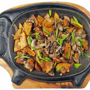 Картошка жареная с шампиньонами и луком
