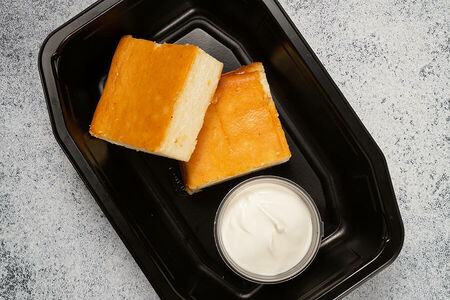 Запеканка творожная со сметаной