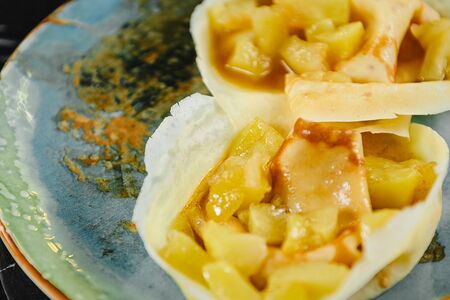 Блины с яблоками