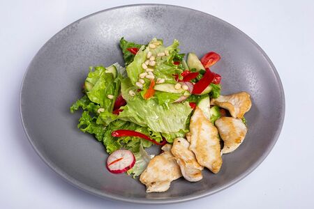 Салат Здоровье с куриным филе и кедровыми орешками