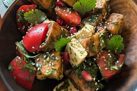 Салат теплый с хрустящими баклажанами