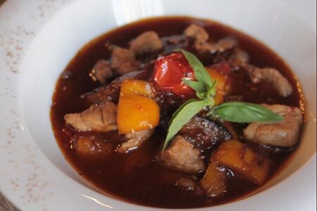 Свинина в остро-сладком соусе