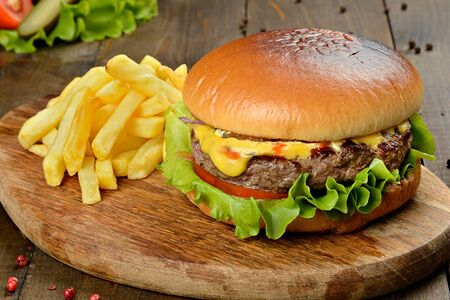 Бургер Вкусный с говядиной