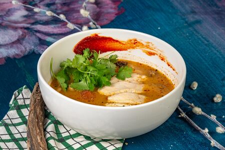 Том-ям с курицей