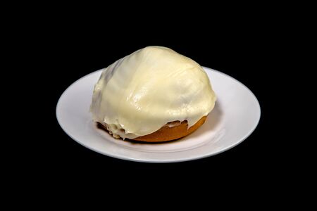 Булочка с корицей и творожным кремом