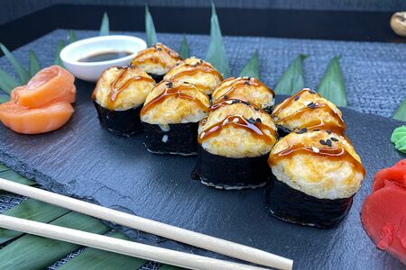 Запечённый с лососем в нори