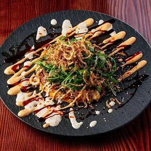Окономияки с цыпленком и креветками