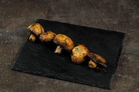 Шампиньоны на гриле