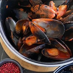 Мидии в томатном соусе