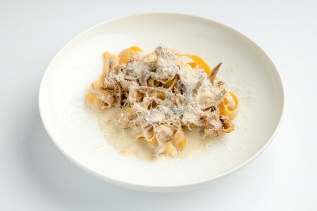 Феттуччине с лисичками и пармезаном