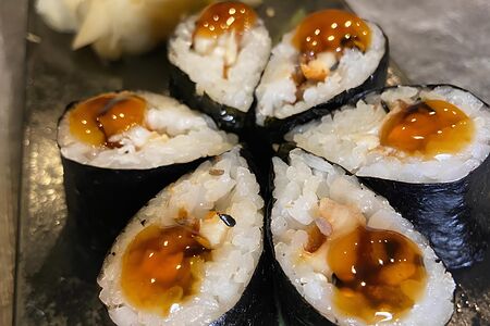 Классические роллы с угрём