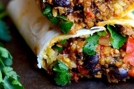 Буррито со свининой среднее