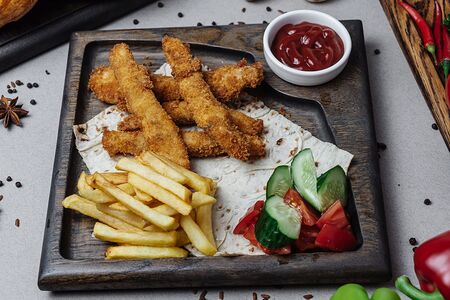 Стрипсы куриные