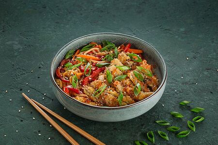 Вок со свининой кацу