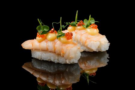 Суши креветка