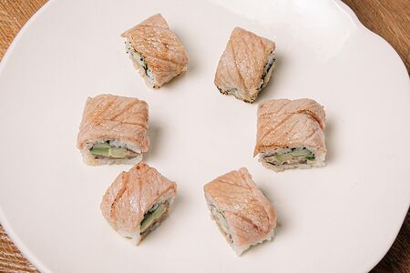 Ролл Тунец торо с молодой спаржей