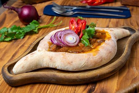 Хачапури по-аджарски с солянкой по-грузински